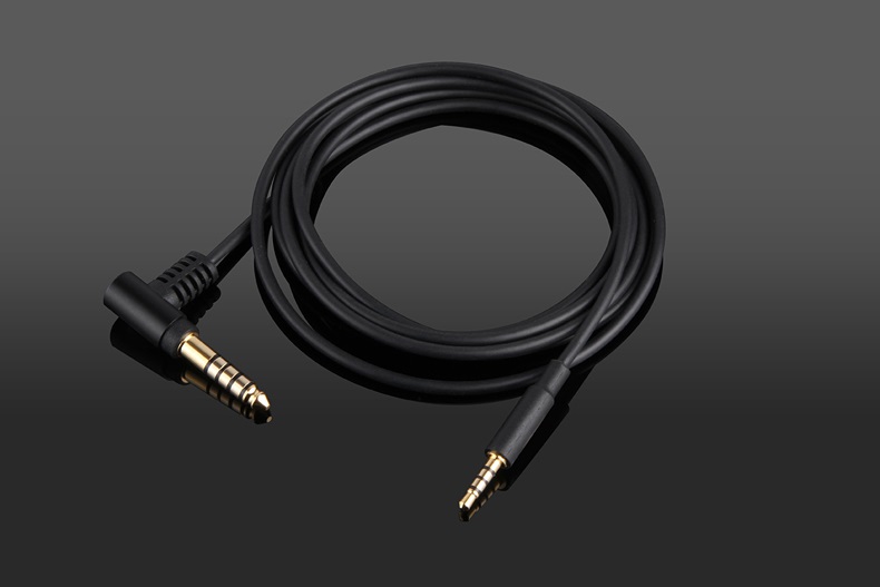 4.4มม./2.5มม.ถึง2.5มม.BALANCED - Sennheiser Headphone Momentum 4 บทวิจารณ์และราคา